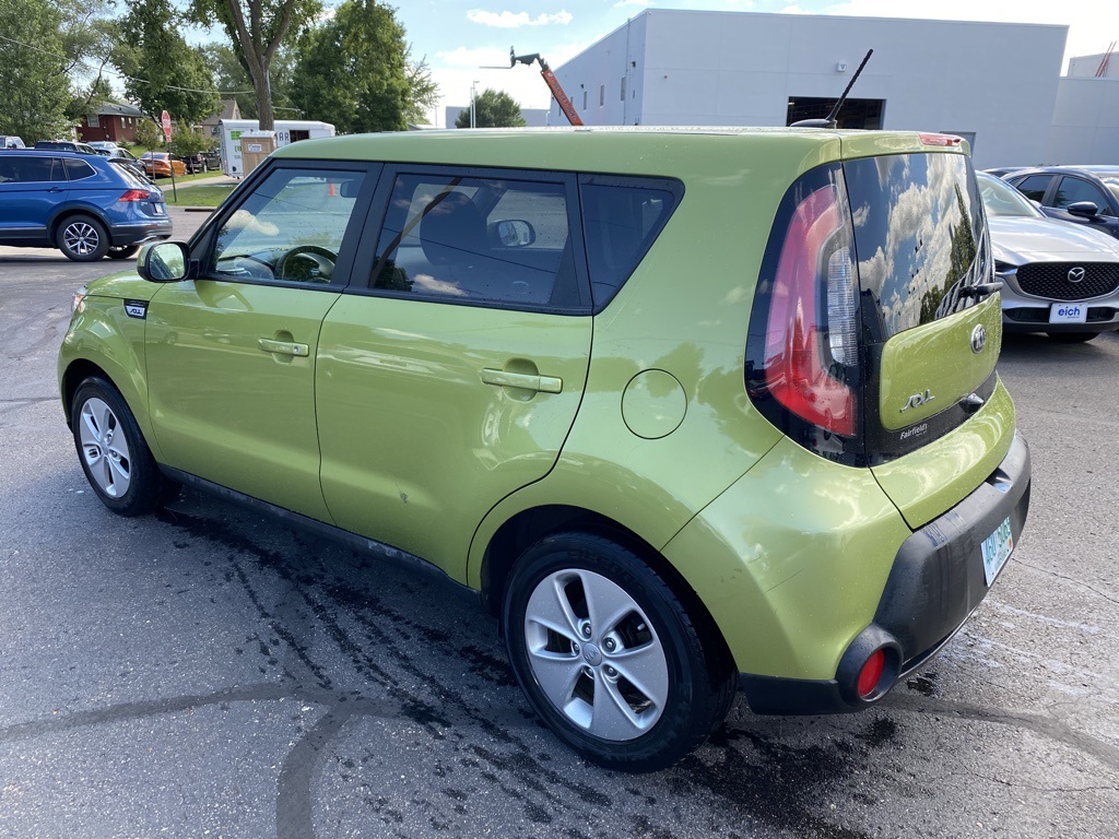 Pre-Owned 2015 Kia Soul Base FWD 4D Hatchback